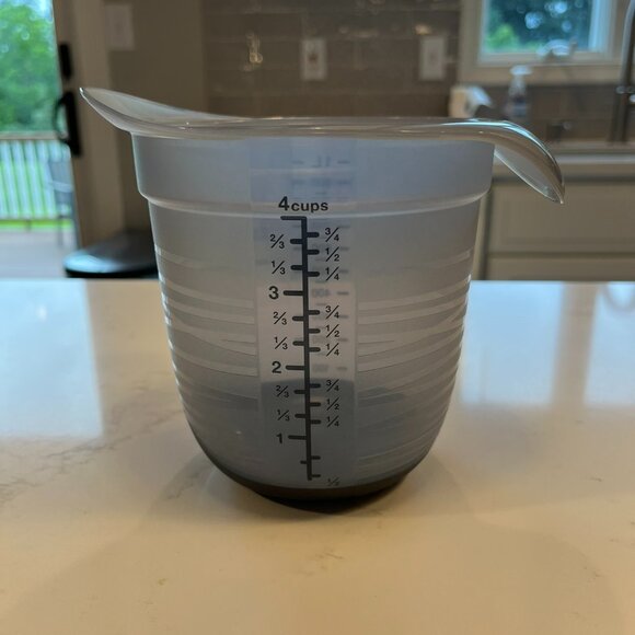 New Never Used Tupperware Mixing Bowls and Measuring Cup Set - Picture 7 of 16